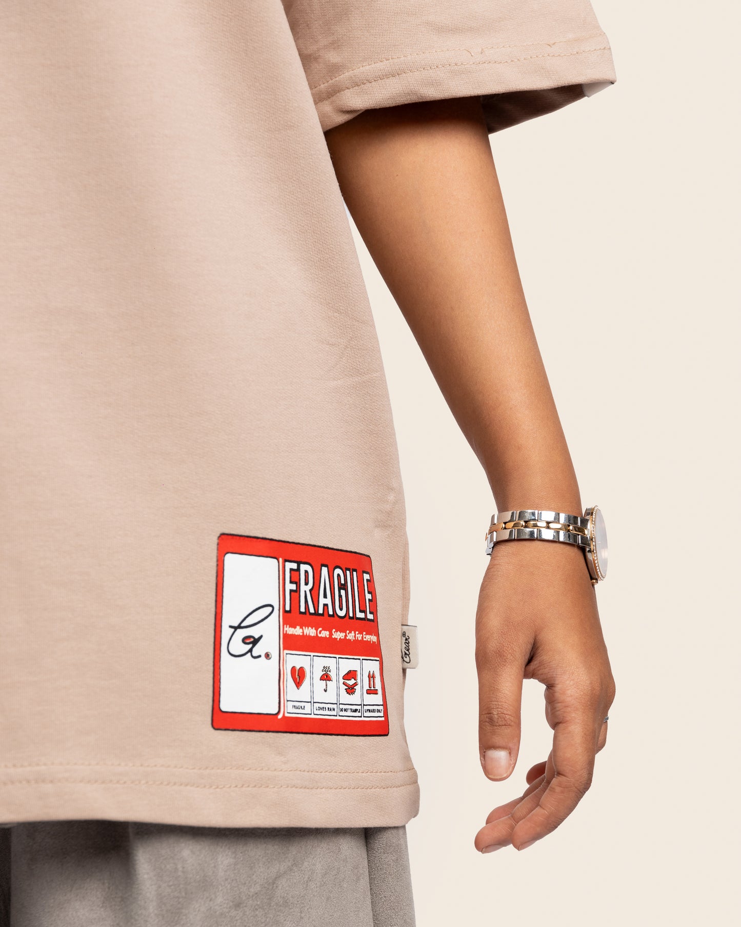 Fragile Tee 'Calm'