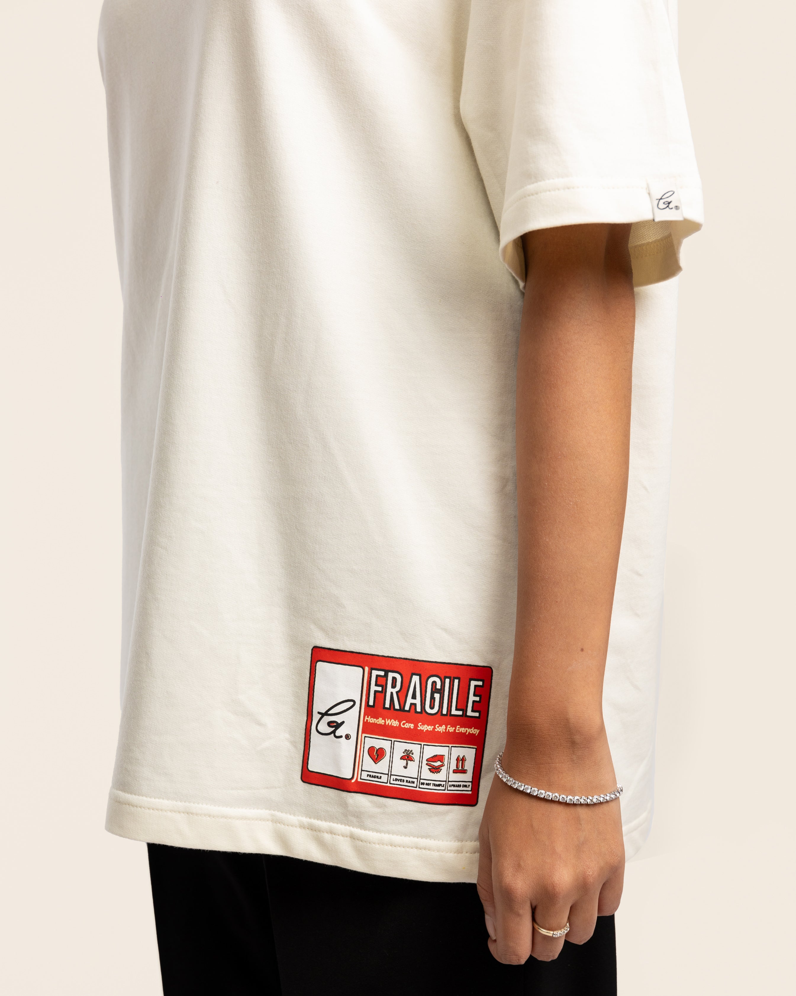 Fragile Tee 'Peace'